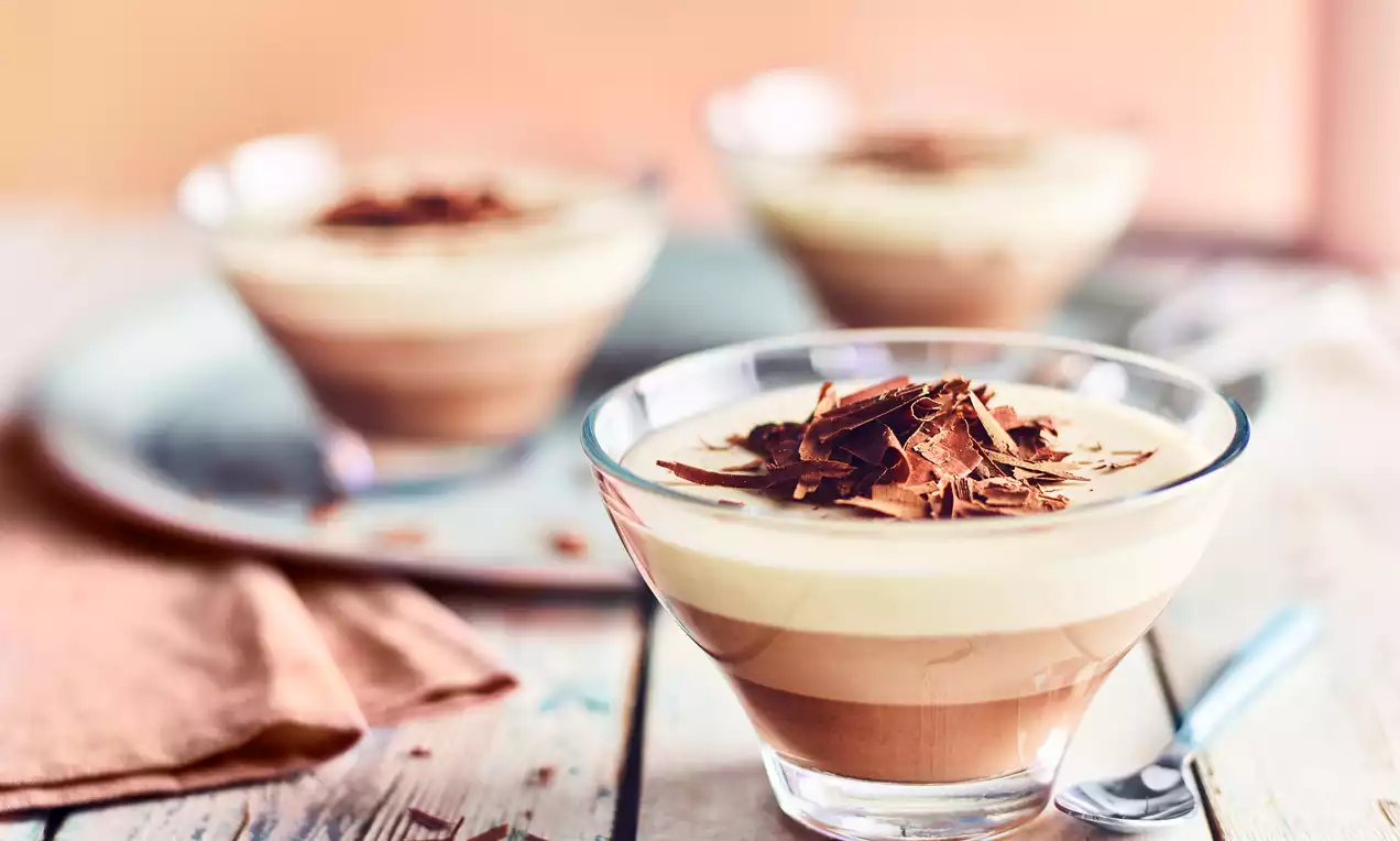 Kremasti čokoladni desert v plaste